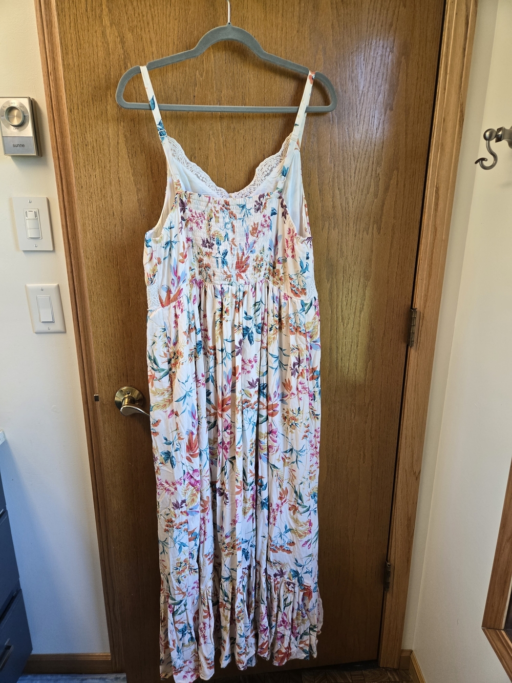 torrid White Floral Lace-Trim Maxi Dress - Picture 4 of 5
